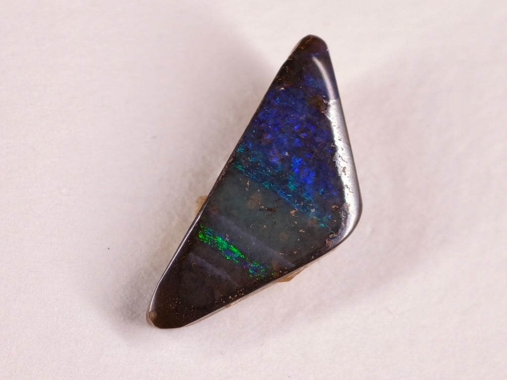 Opale boulder d’Australie — triangle — 5 ct
