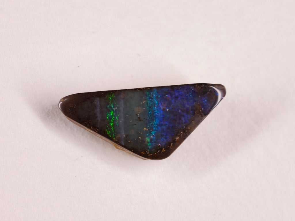 Opale boulder d’Australie — triangle — 5 ct