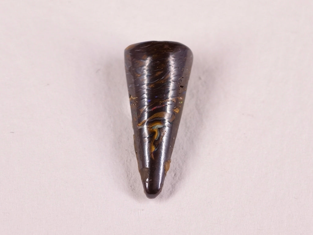 Opale boulder d’Australie — triangle — 2,7 ct