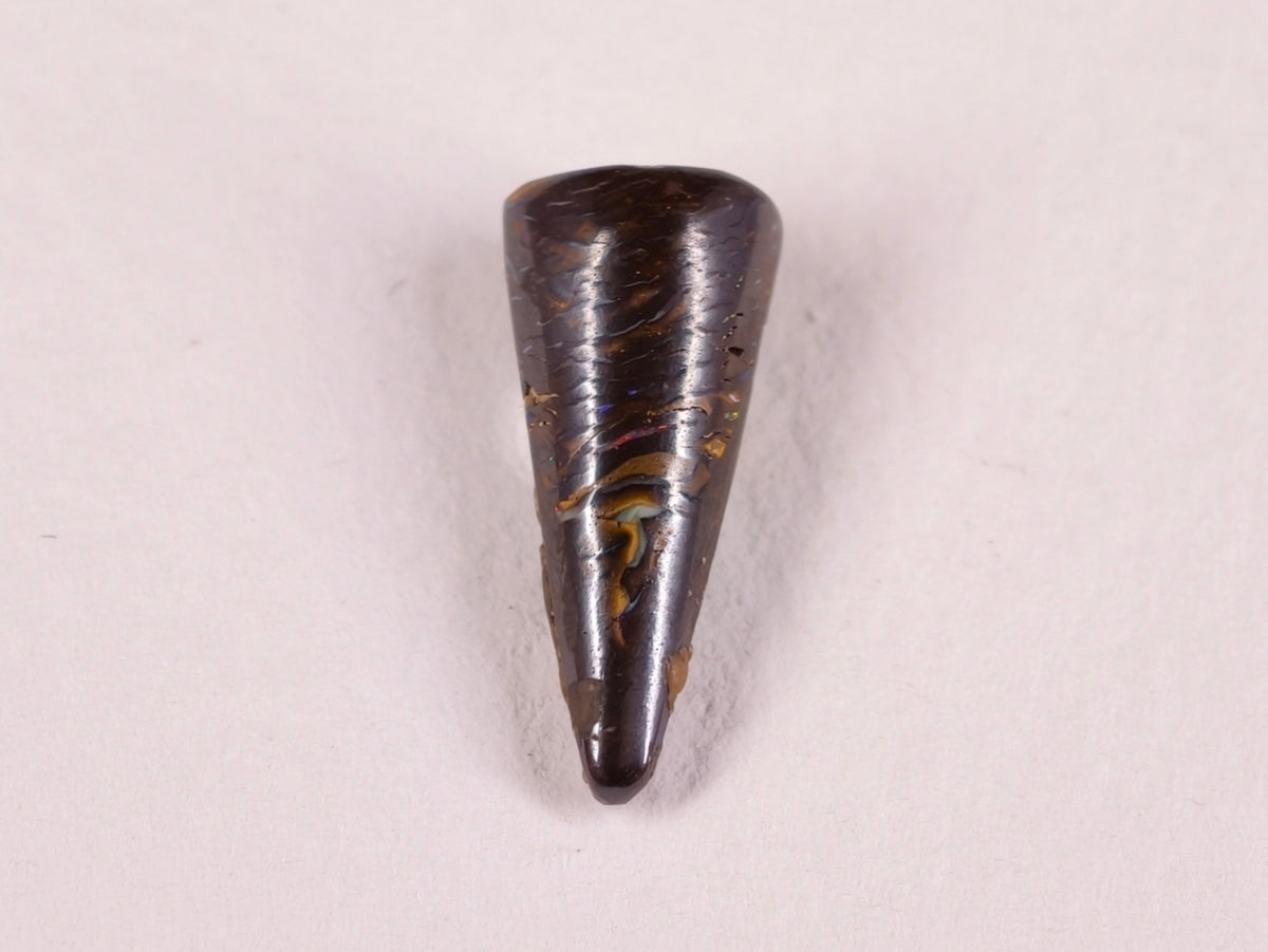 Opale boulder d’Australie — triangle — 2,7 ct