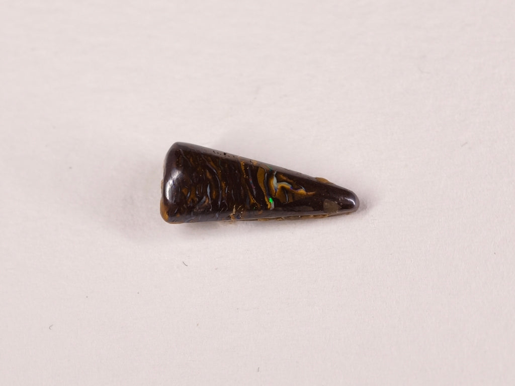 Opale boulder d’Australie — triangle — 2,7 ct