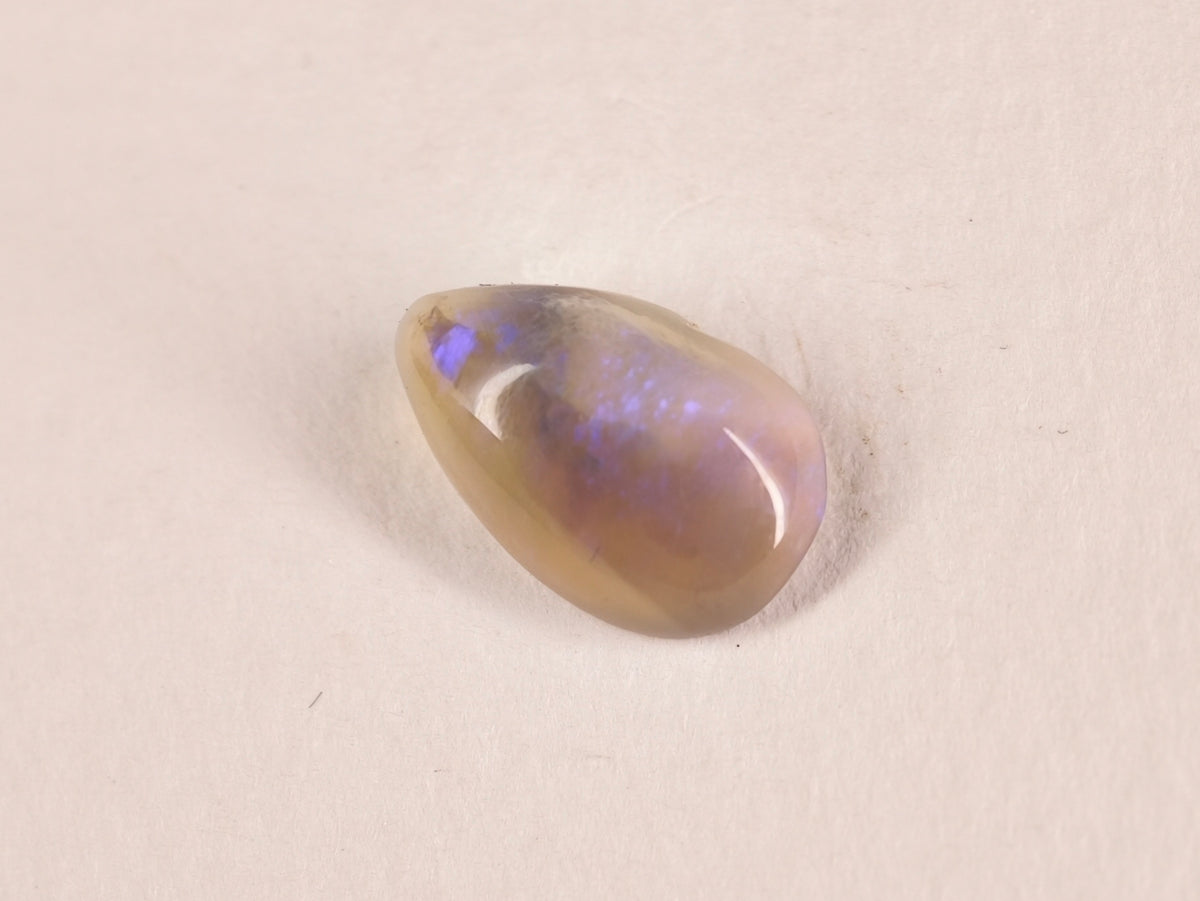 Opale d’Australie — goutte — 1,9 ct