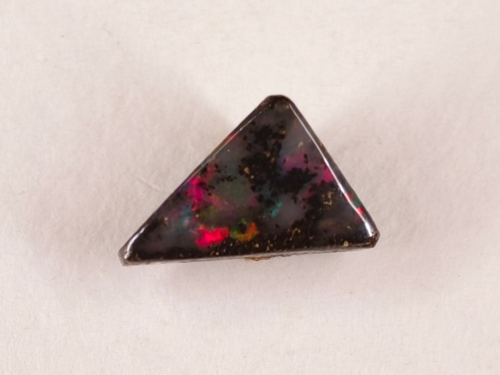 Opale boulder d’Australie — triangle — 2 ct