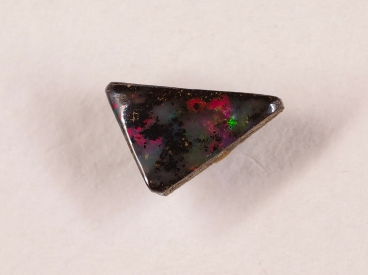 Opale boulder d’Australie — triangle — 2 ct