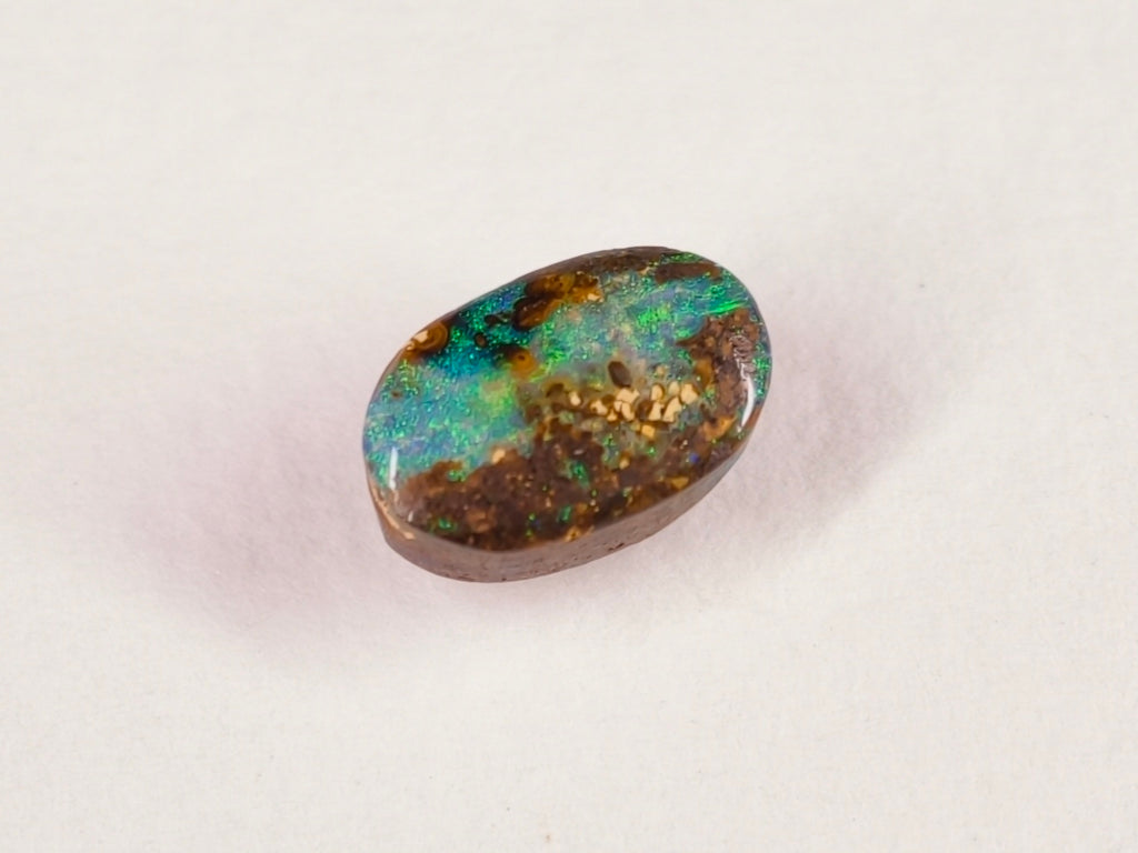 Opale boulder d’Australie — ovale — 2,40 ct