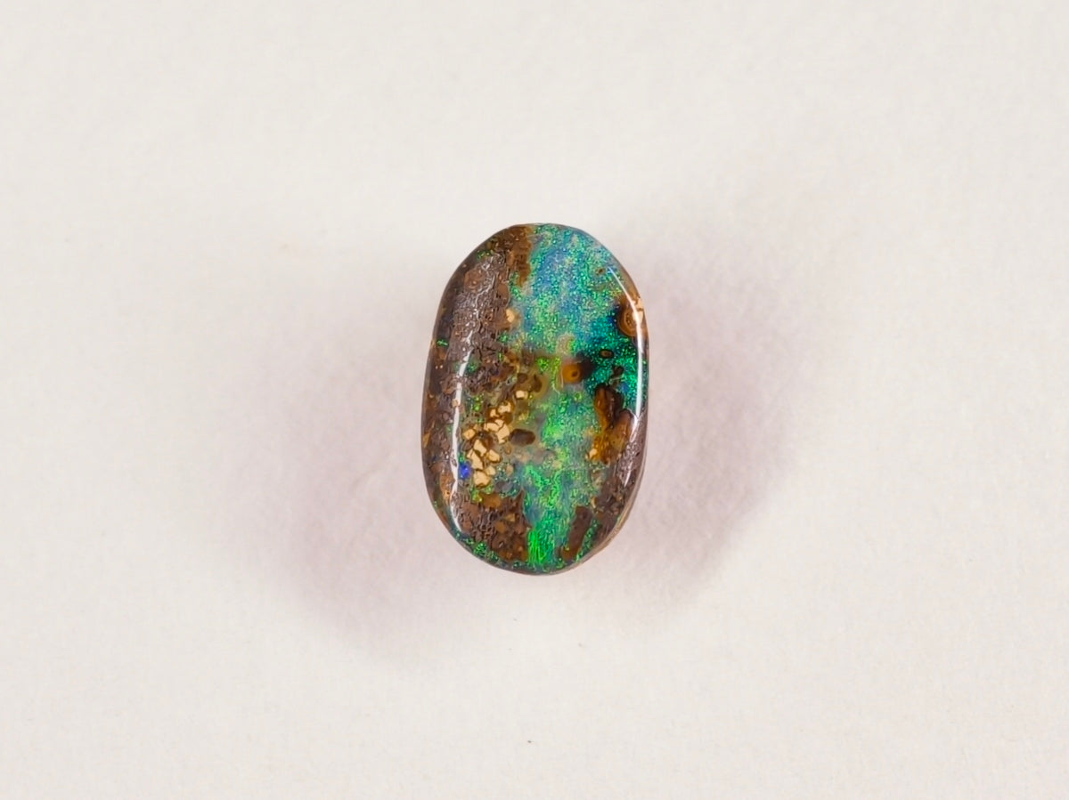Opale boulder d’Australie — ovale — 2,40 ct