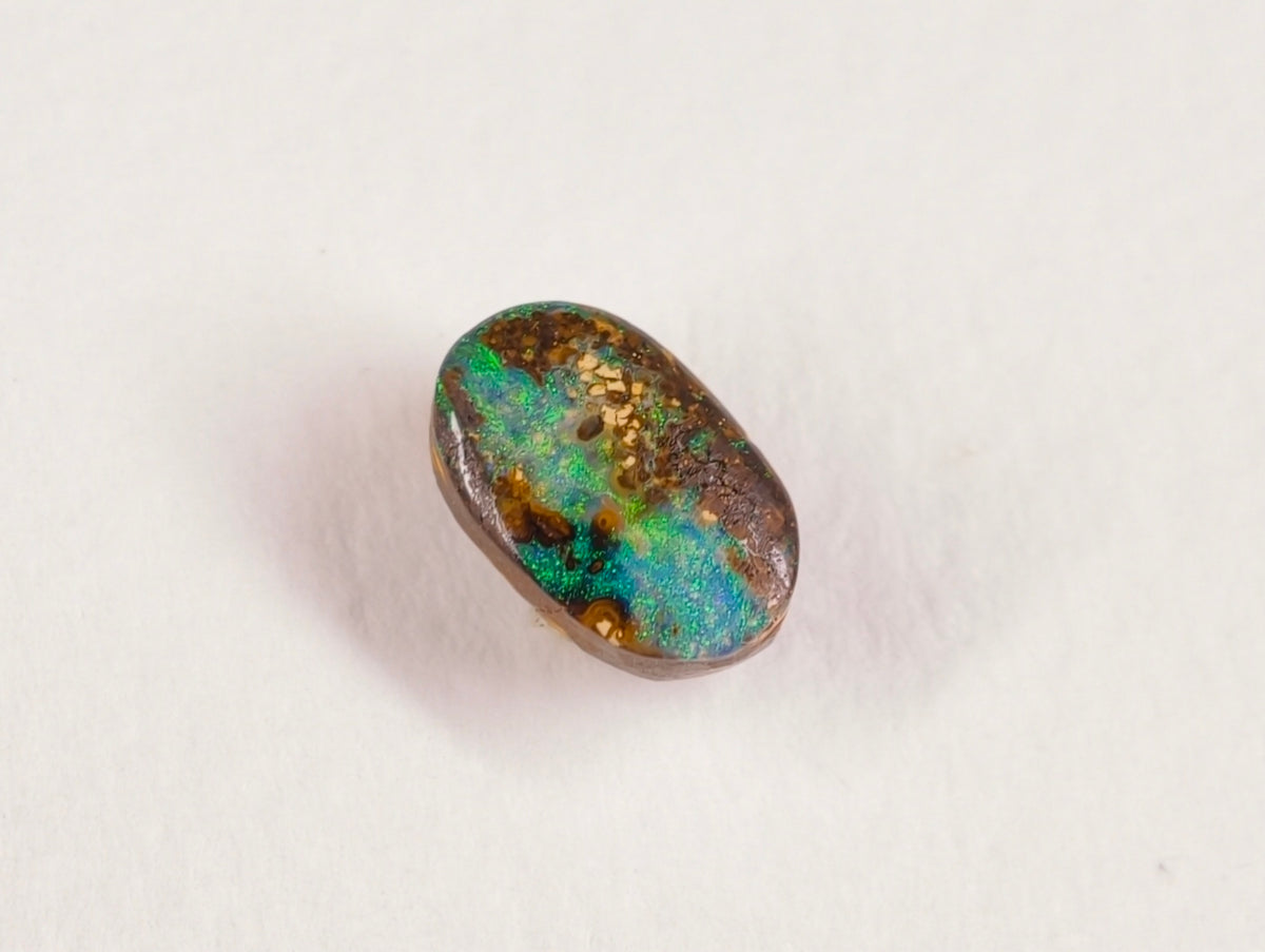 Opale boulder d’Australie — ovale — 2,40 ct