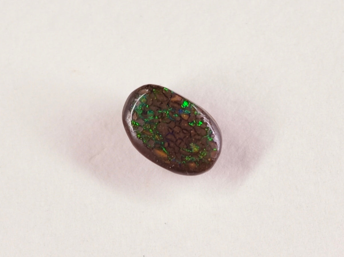 Opale boulder d’Australie — ovale — 1,6 ct