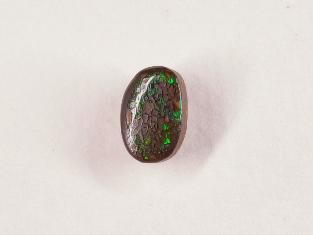 Opale boulder d’Australie — ovale — 1,6 ct