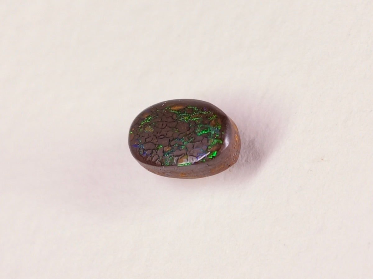 Opale boulder d’Australie — ovale — 1,6 ct