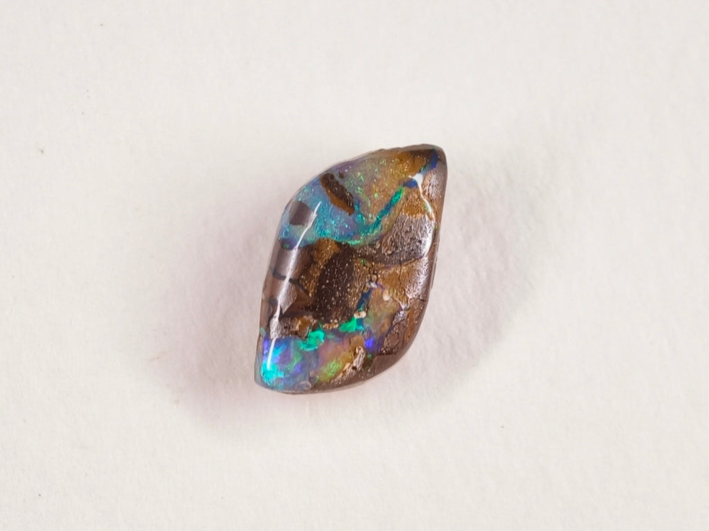 Opale boulder d’Australie — forme libre — 3,1 ct