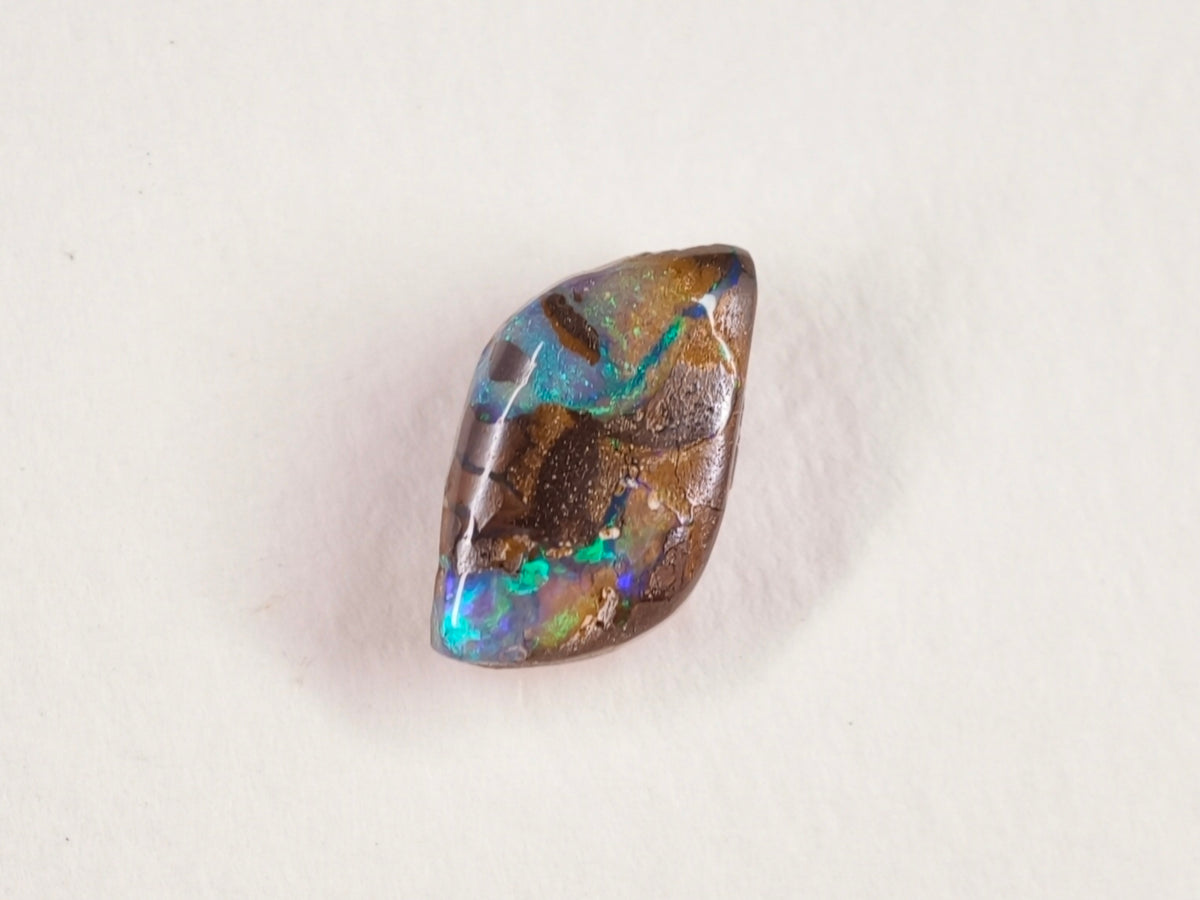Opale boulder d’Australie — forme libre — 3,1 ct