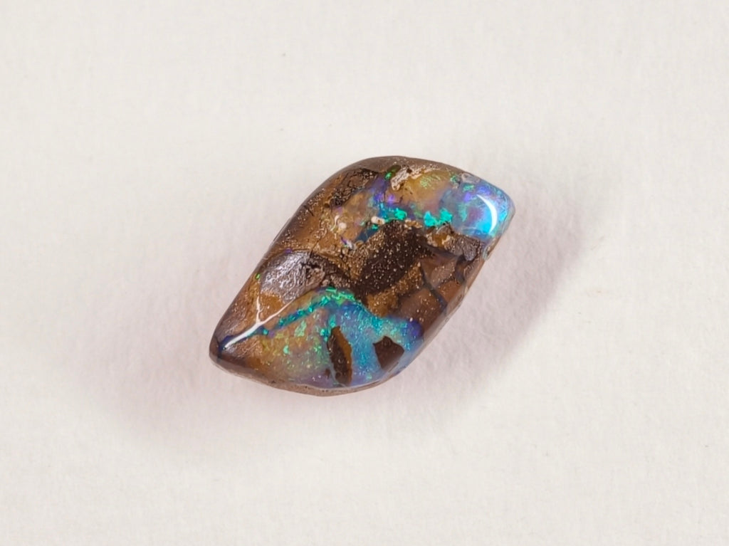 Opale boulder d’Australie — forme libre — 3,1 ct