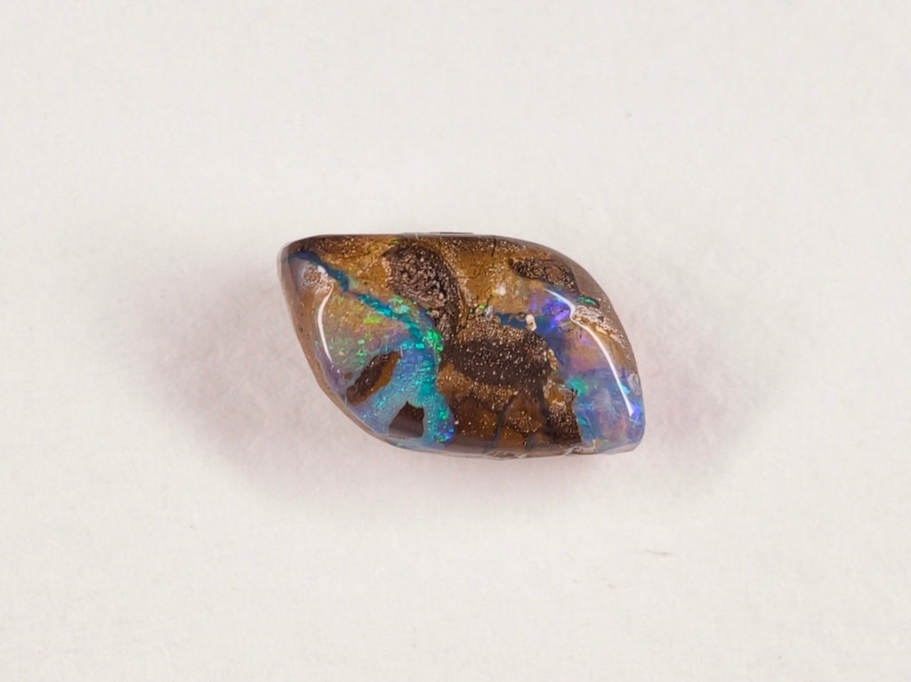 Opale boulder d’Australie — forme libre — 3,1 ct