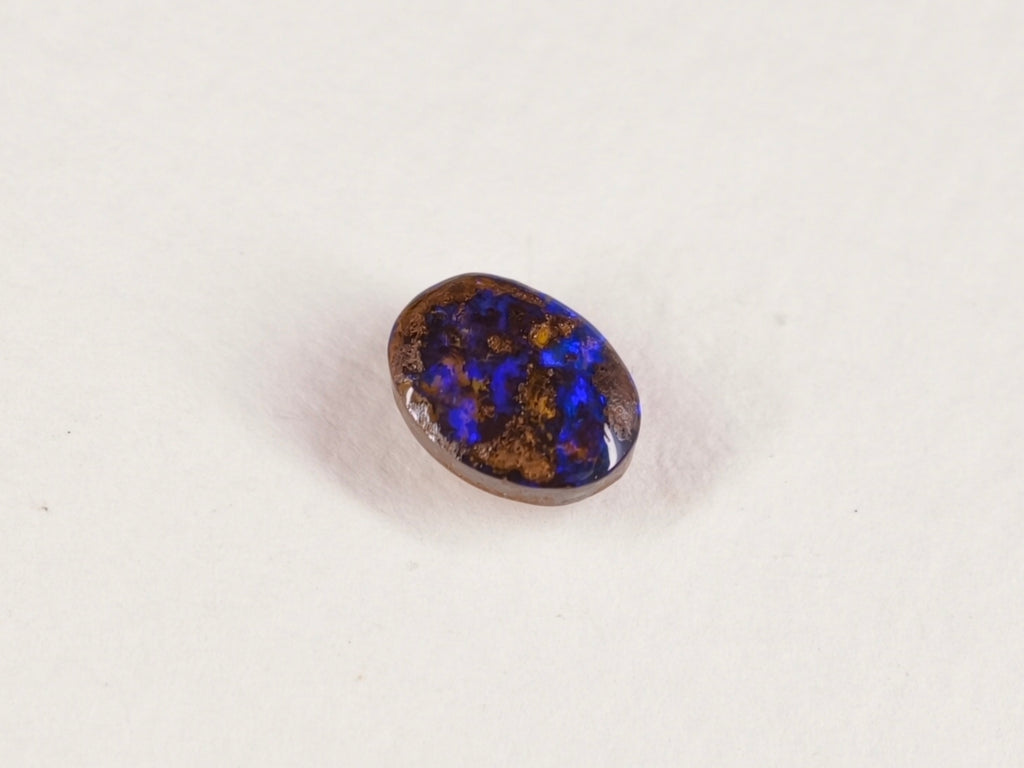 Opale boulder d’Australie — ovale — 1,2 ct