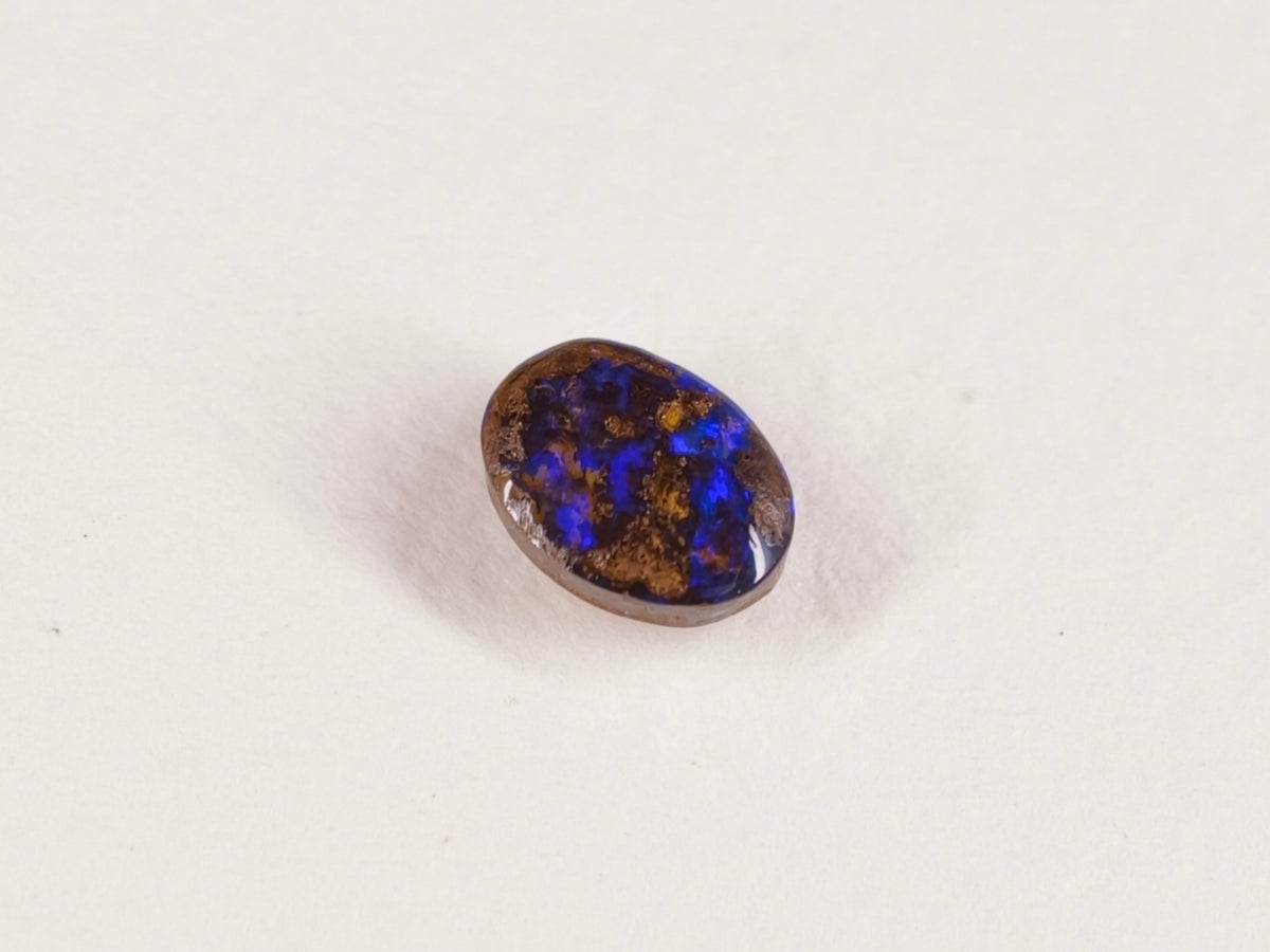 Opale boulder d’Australie — ovale — 1,2 ct