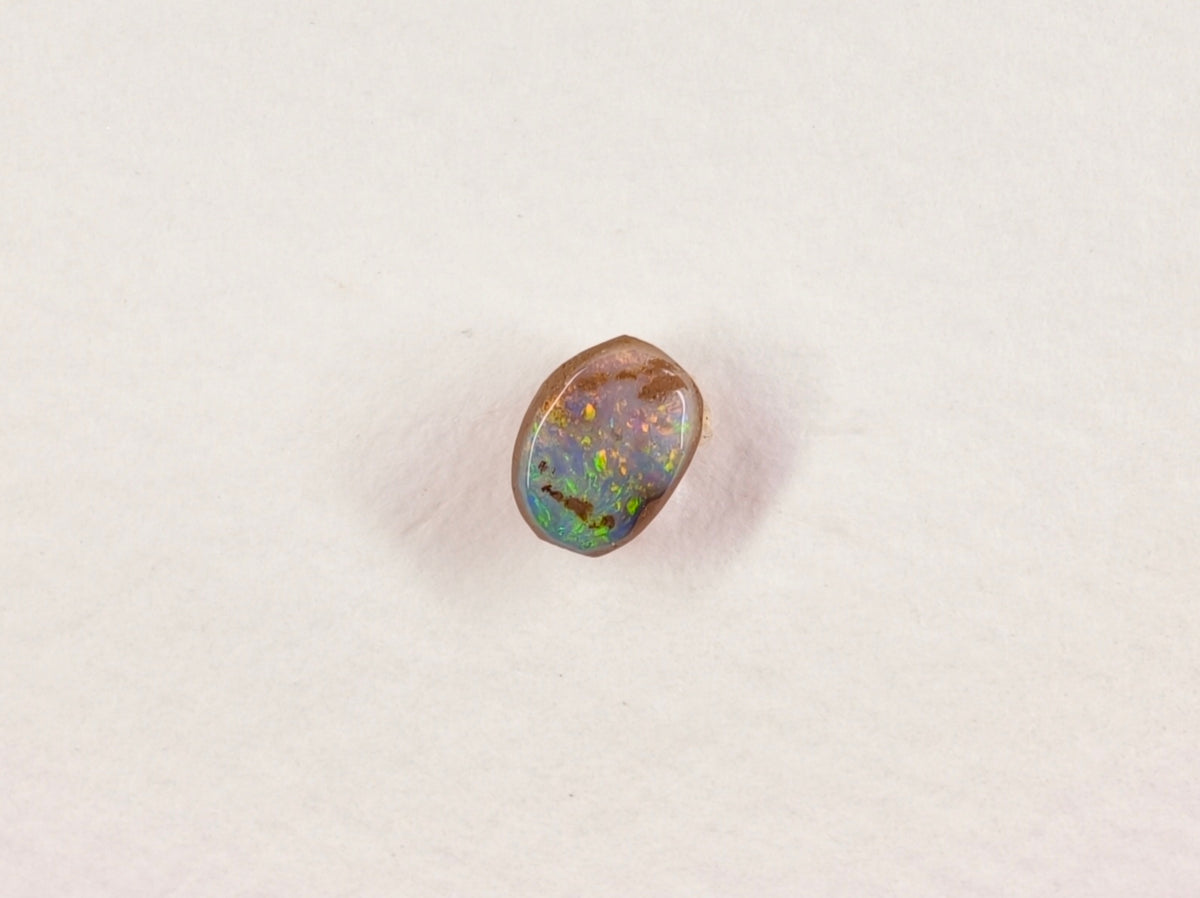 Opale boulder d’Australie — ovale — 0,6 ct