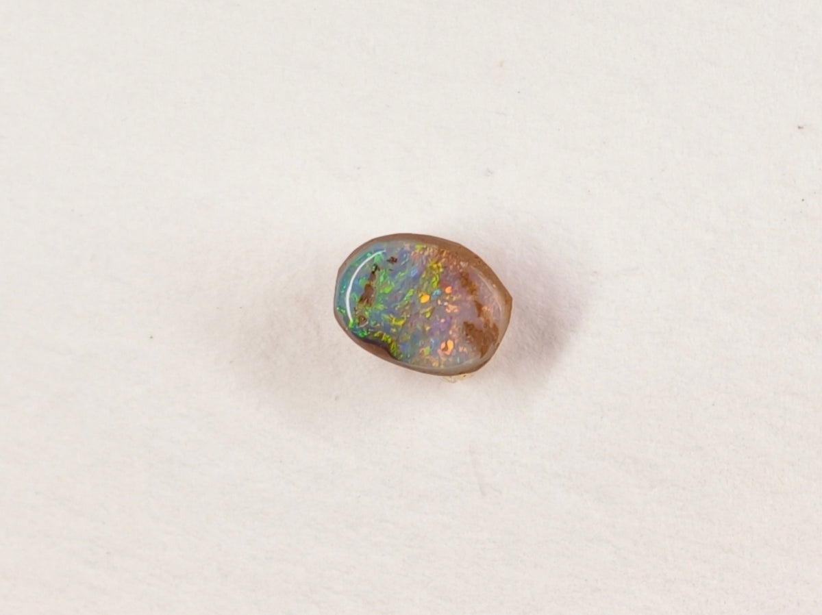 Opale boulder d’Australie — ovale — 0,6 ct