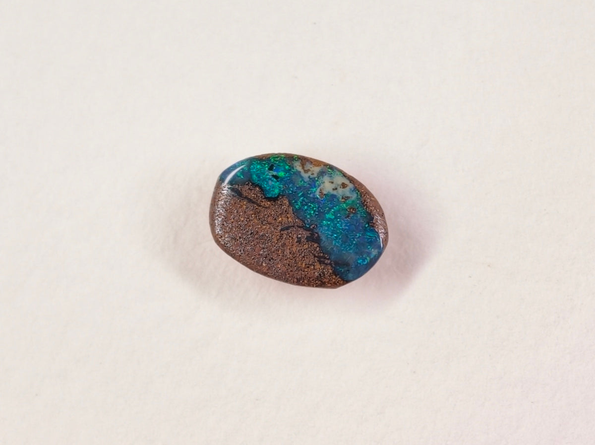 Opale boulder d’Australie — ovale — 1 ct