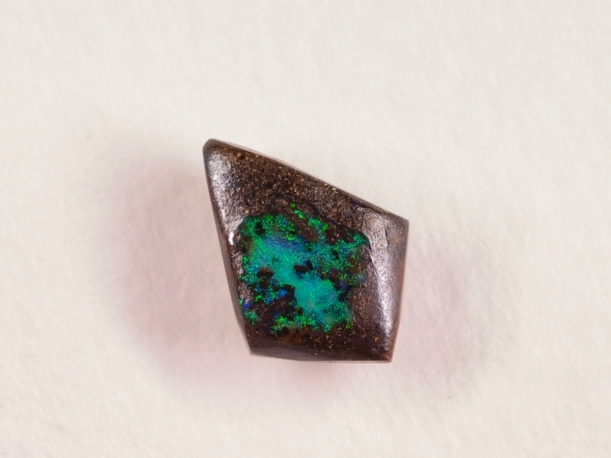 Opale boulder d’Australie — cerf-volant — vert — 2,5 ct