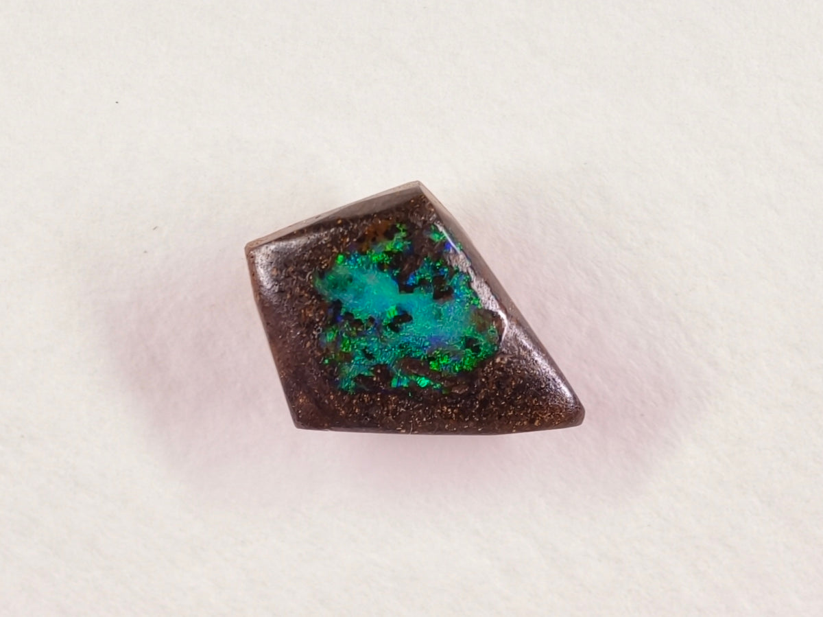 Opale boulder d’Australie — cerf-volant — vert — 2,5 ct