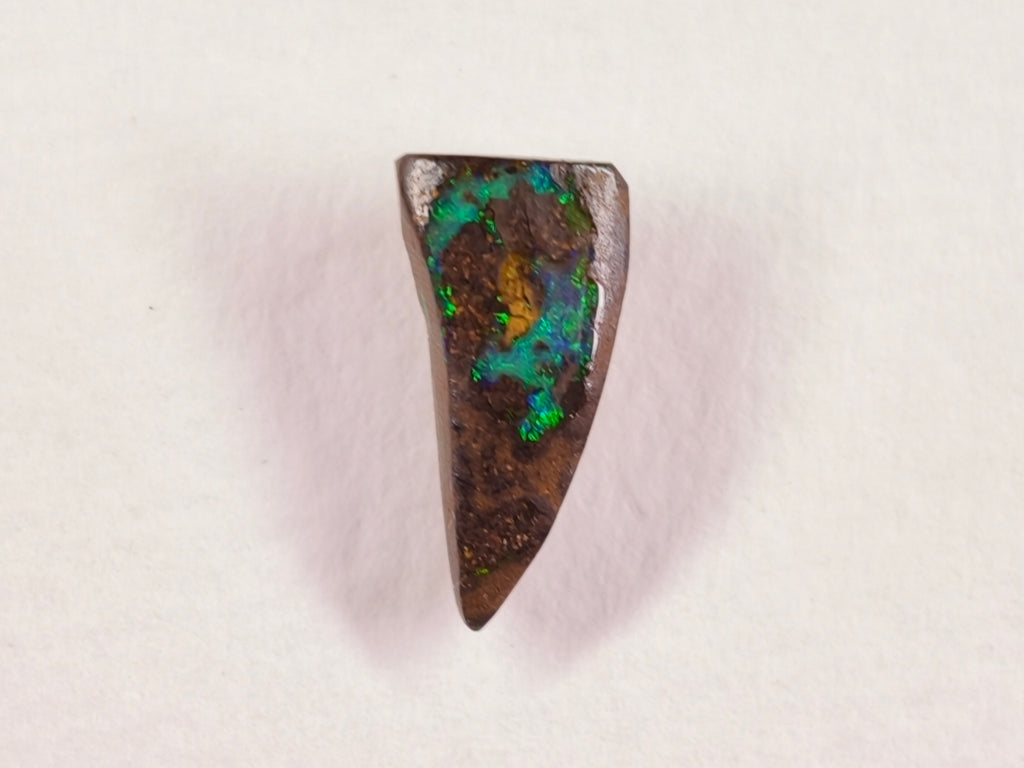 Opale boulder d’Australie — forme libre — 2,7 ct