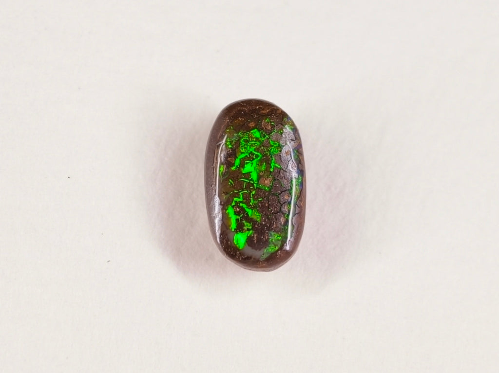 Opale boulder d’Australie — ovale — 1,7 ct
