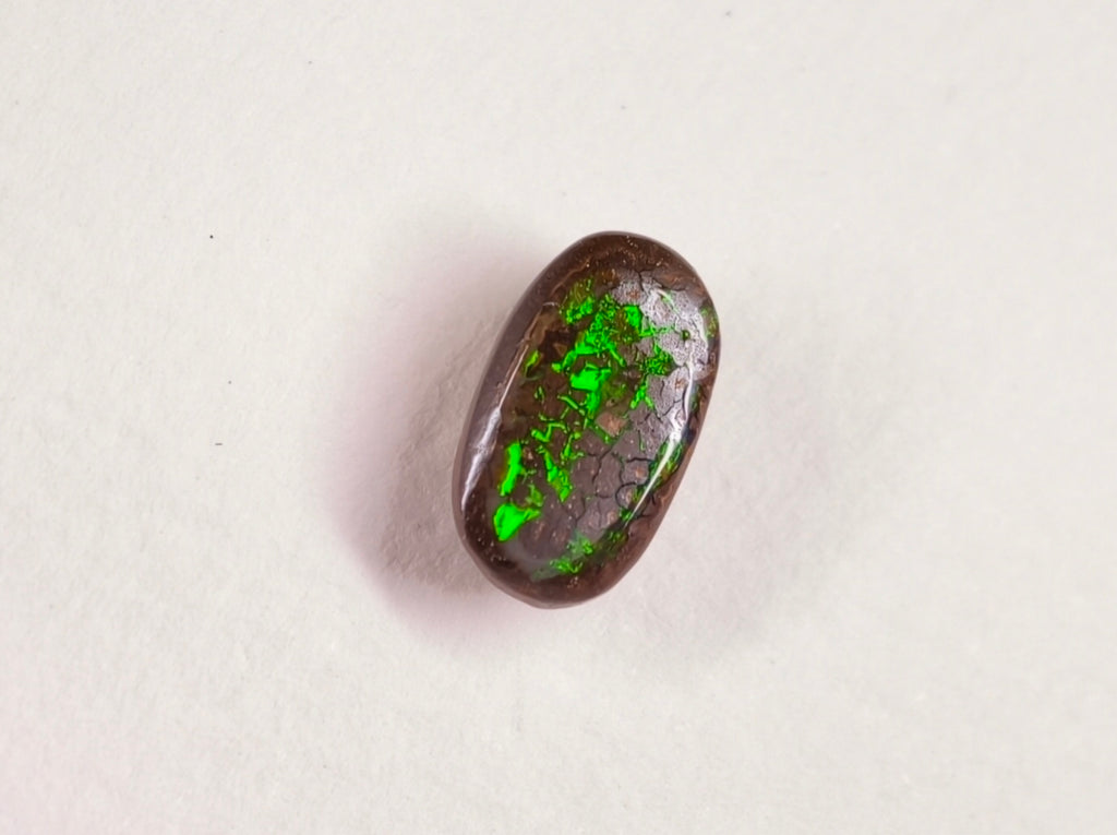 Opale boulder d’Australie — ovale — 1,7 ct