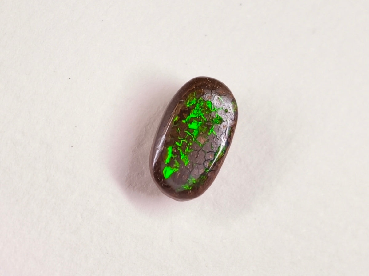 Opale boulder d’Australie — ovale — 1,7 ct