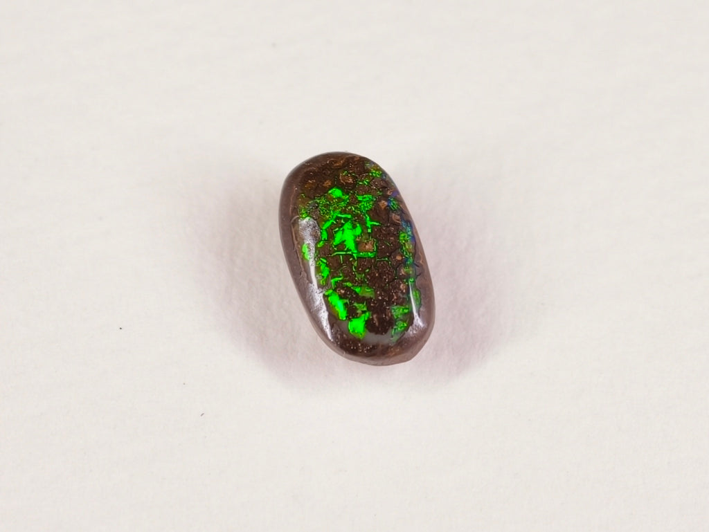 Opale boulder d’Australie — ovale — 1,7 ct