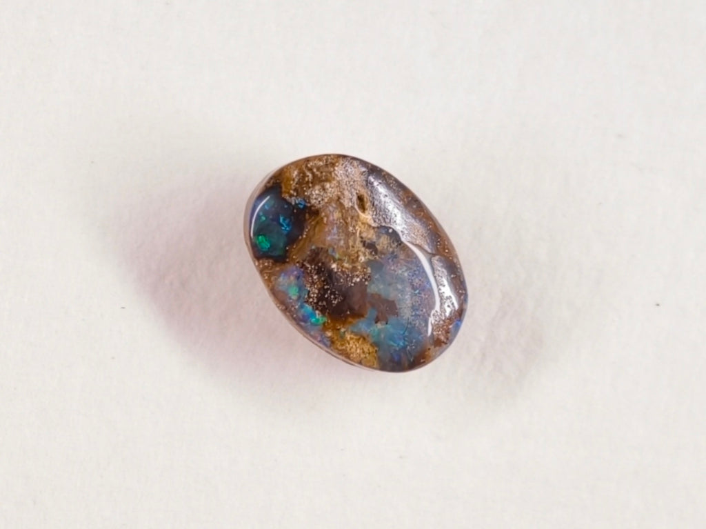 Opale boulder d’Australie — ovale — 1,1 ct