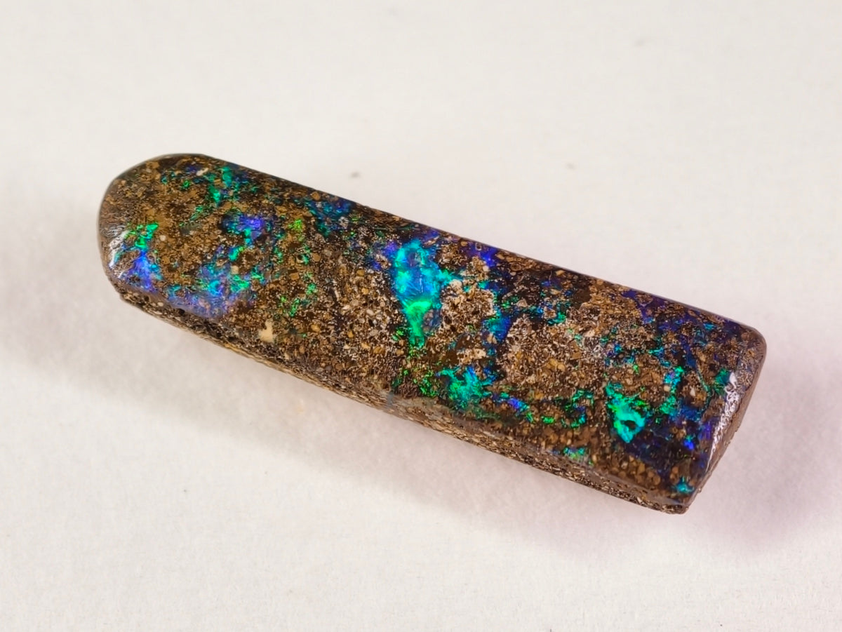 Opale boulder d’Australie — forme libre — 8,5 ct