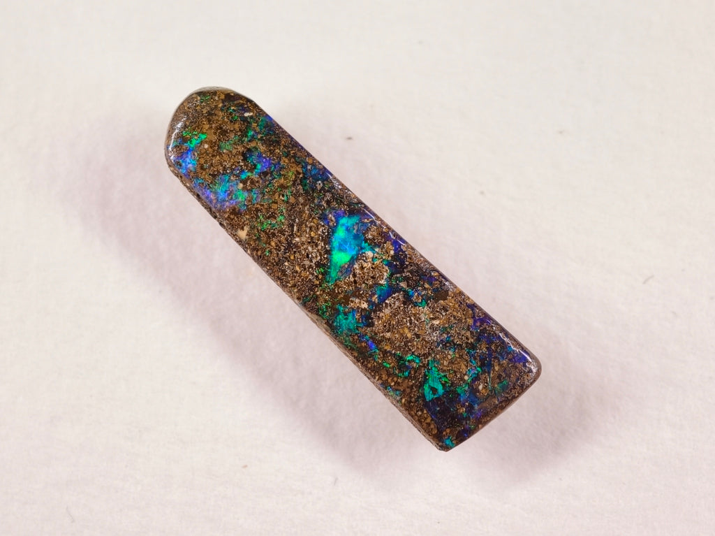 Opale boulder d’Australie — forme libre — 8,5 ct