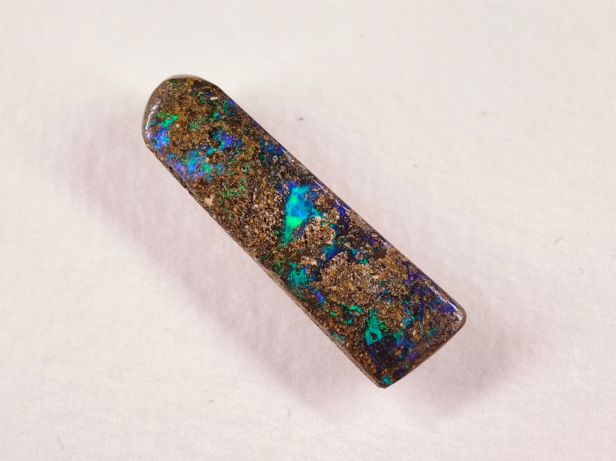 Opale boulder d’Australie — forme libre — 8,5 ct