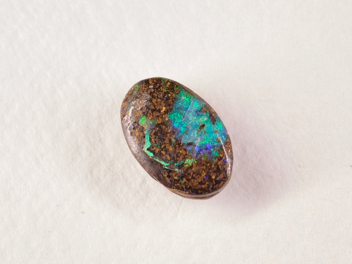 Opale boulder d’Australie — ovale — 4 ct