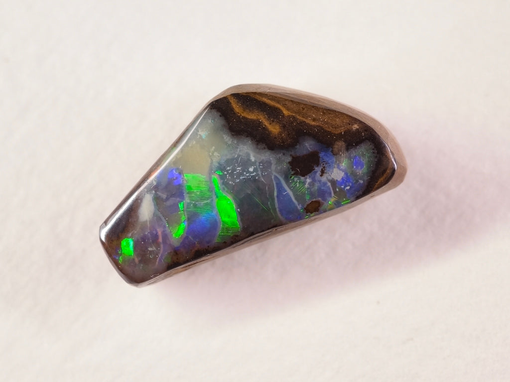 Opale boulder d’Australie — forme libre — 18,2 ct
