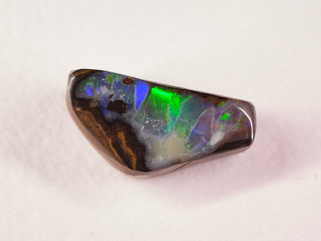 Opale boulder d’Australie — forme libre — 18,2 ct