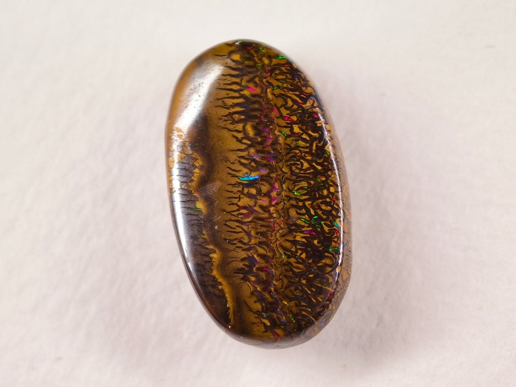 Opale boulder d’Australie — ovale — 16,7 ct