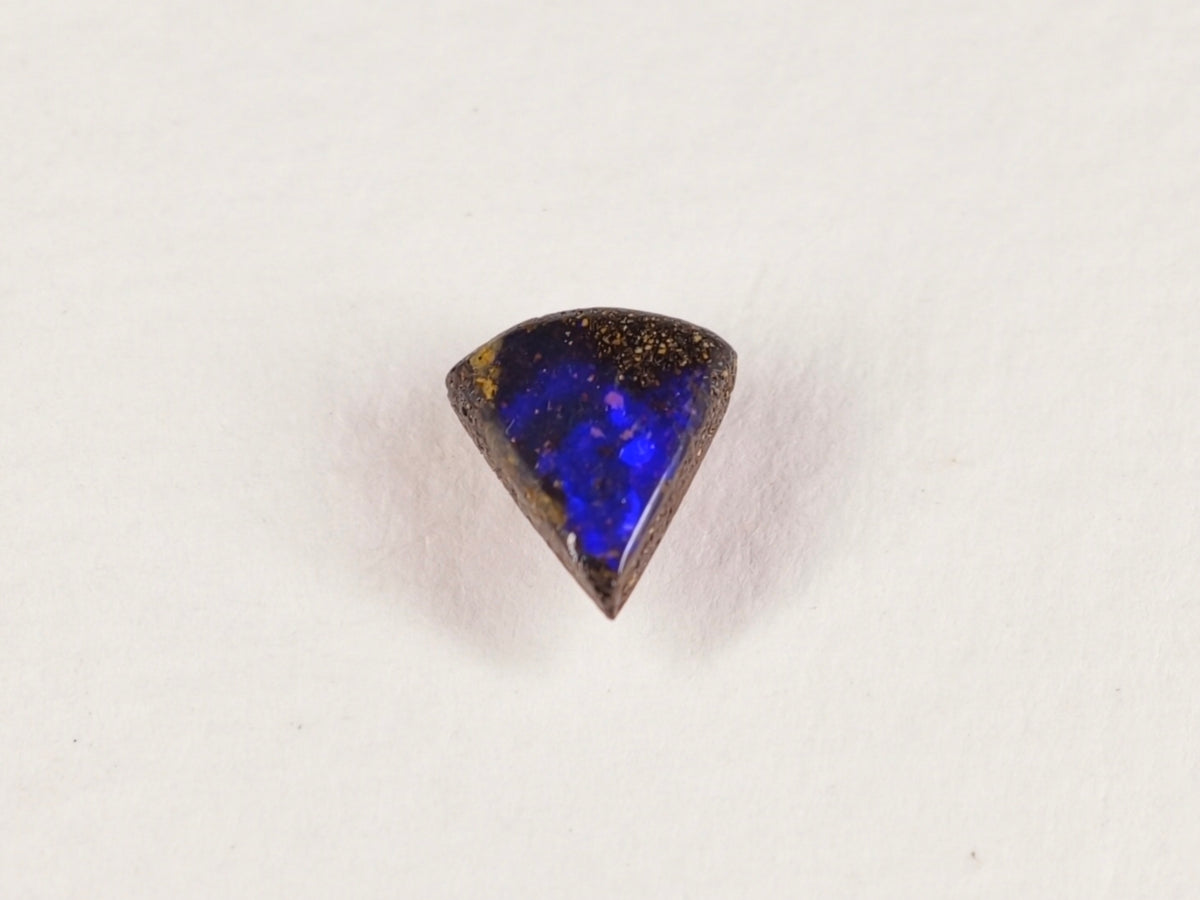Opale boulder d’Australie — forme libre — 1,1 ct