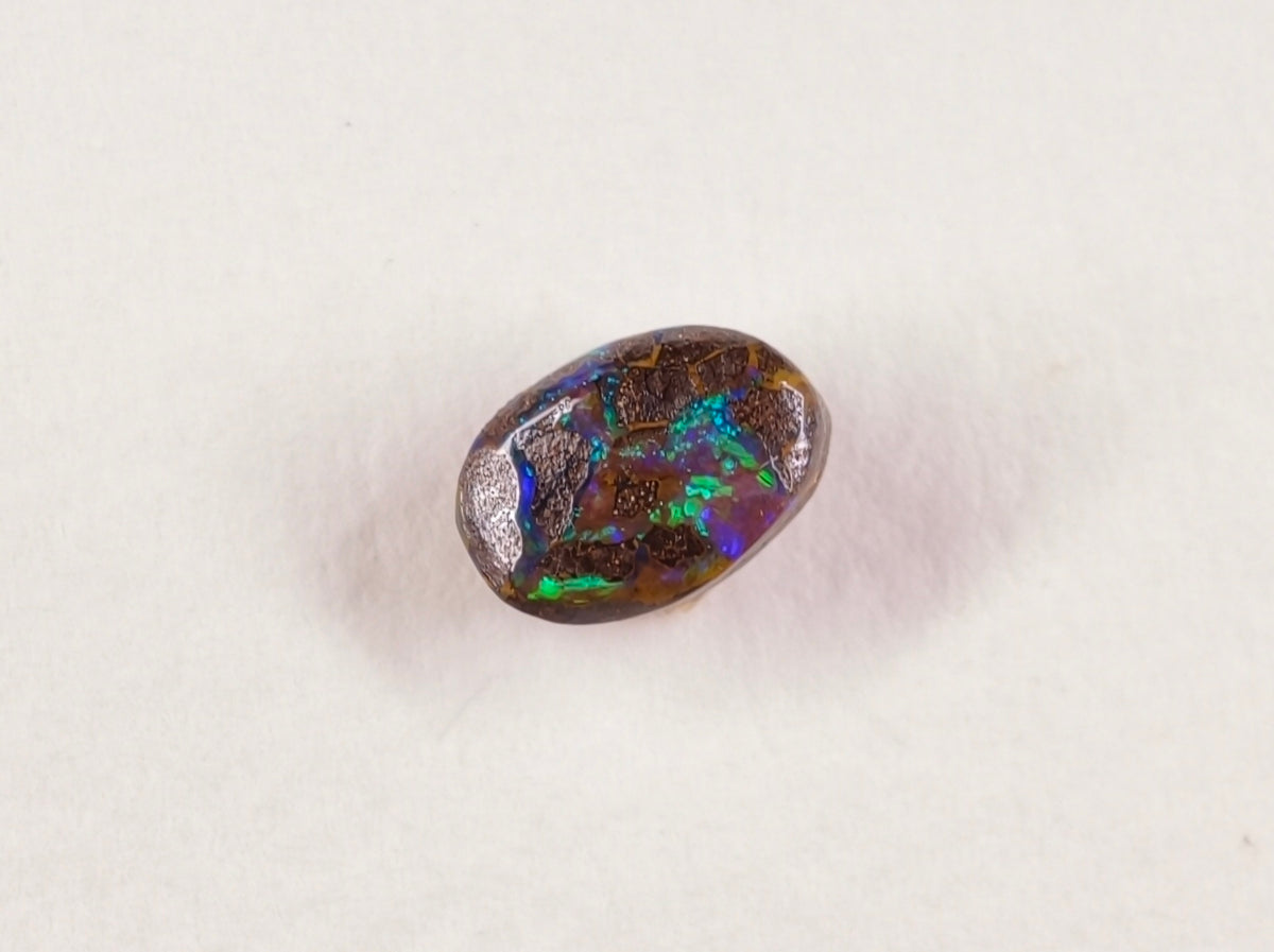 Opale boulder d’Australie — ovale — 1,3 ct