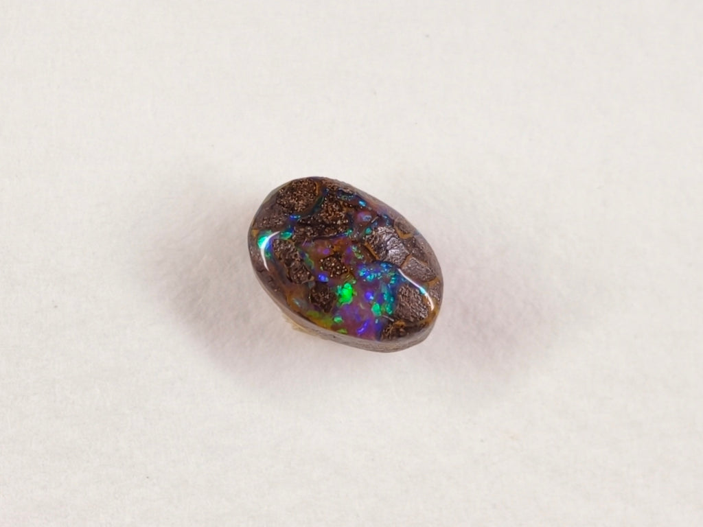 Opale boulder d’Australie — ovale — 1,3 ct