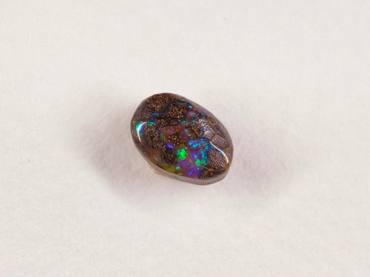 Opale boulder d’Australie — ovale — 1,3 ct