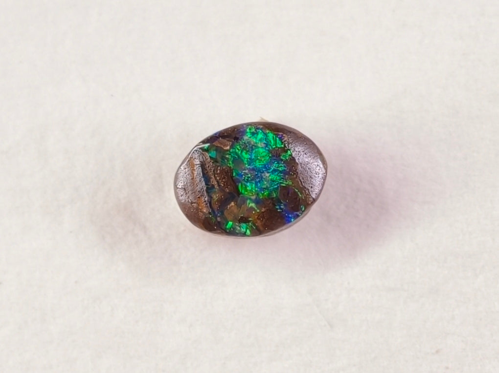 Opale boulder d’Australie — ovale — 0,4 ct