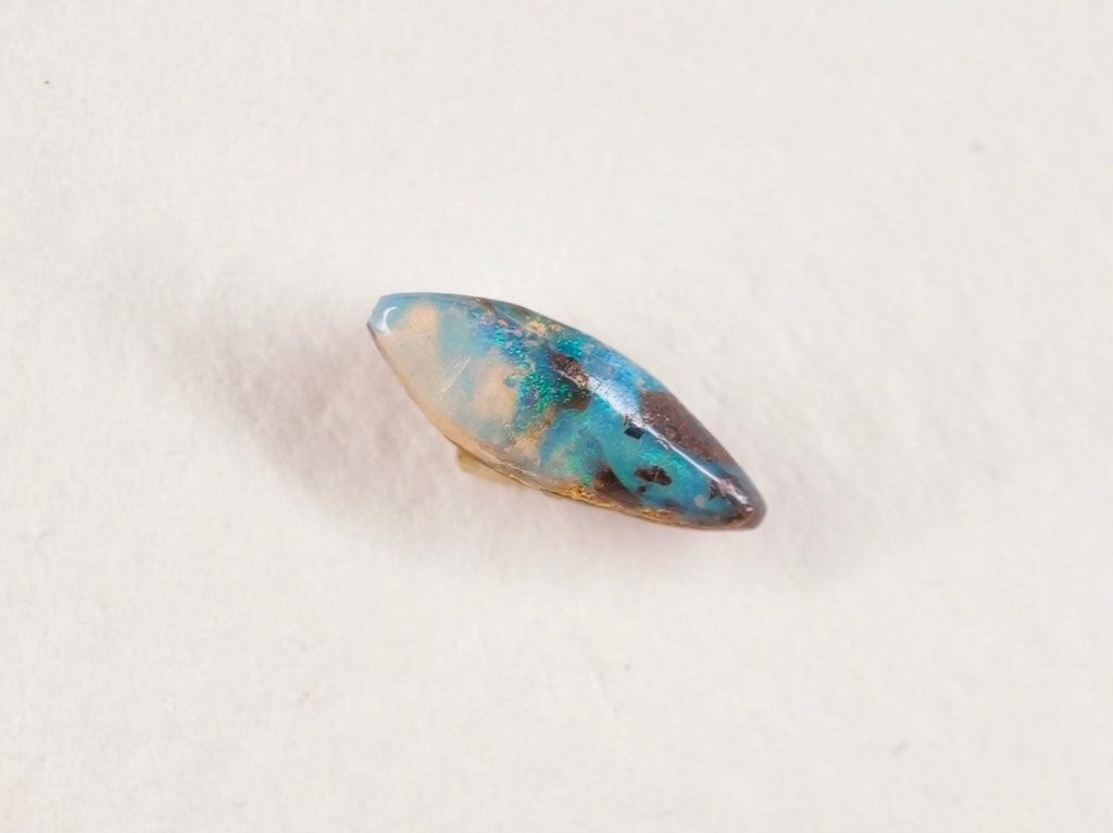 Opale boulder d’Australie — marquise — 0,8 ct