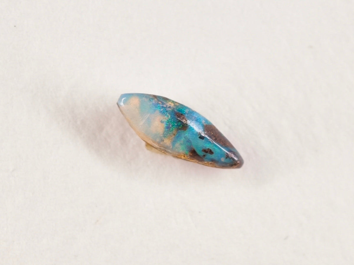 Opale boulder d’Australie — marquise — 0,8 ct