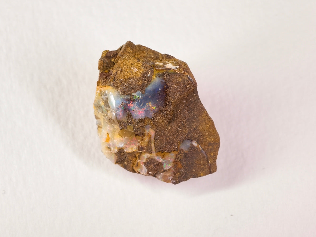 Opale boulder d’Australie — sculpture — 55 ct