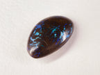 Opale boulder d’Australie — forme libre — bleu-vert — 28 ct
