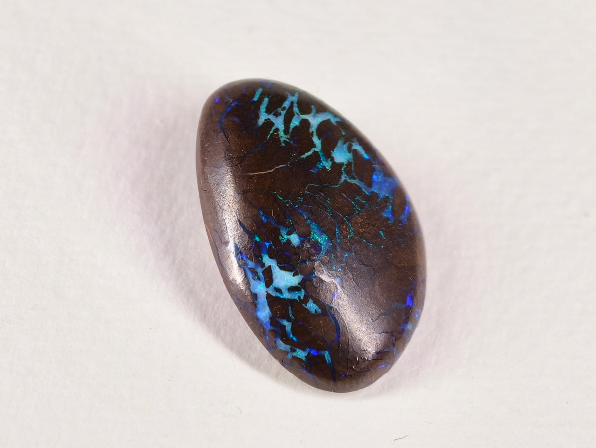 Opale boulder d’Australie — forme libre — bleu-vert — 28 ct