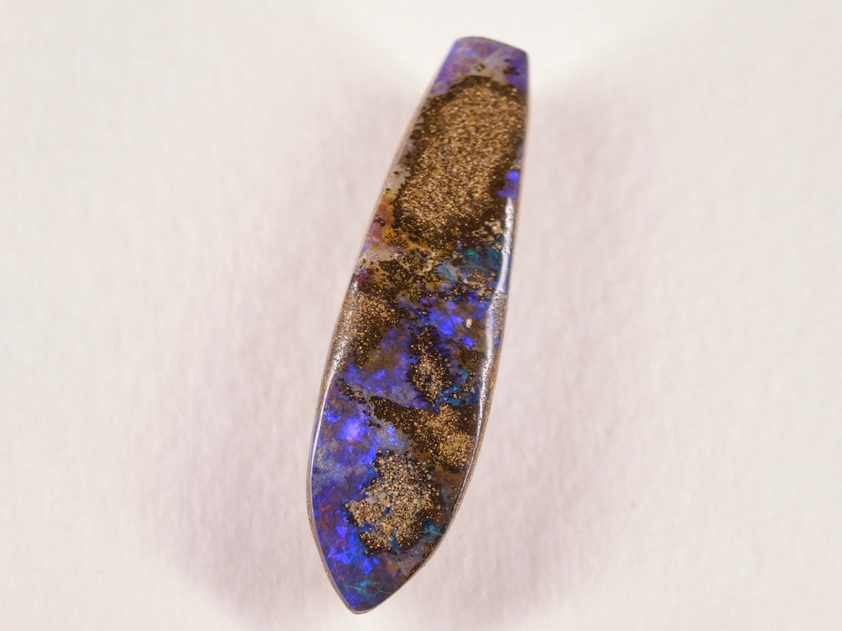 Opale boulder d’Australie — forme libre — 23,9 ct