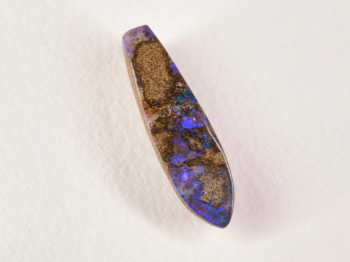 Opale boulder d’Australie — forme libre — 23,9 ct